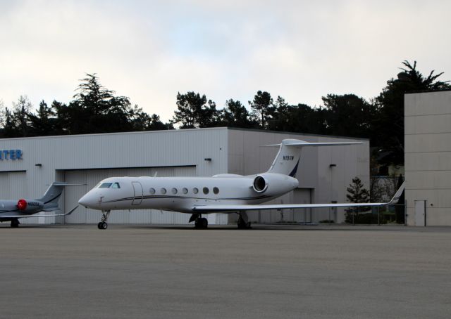 Gulfstream Aerospace Gulfstream V (N1911W) - KMRY - sneaking around MJC I found this jet backed into the parking ramp.