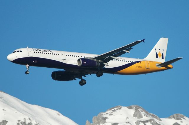 Airbus A321 (G-OZBN)