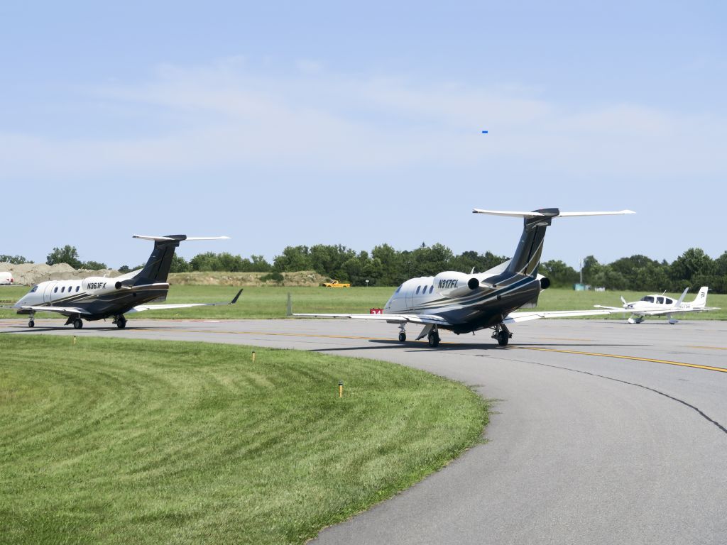 Embraer Phenom 300 (N361FX) - 6 July 2015.