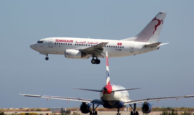 BOEING 737-600 (TS-ION)