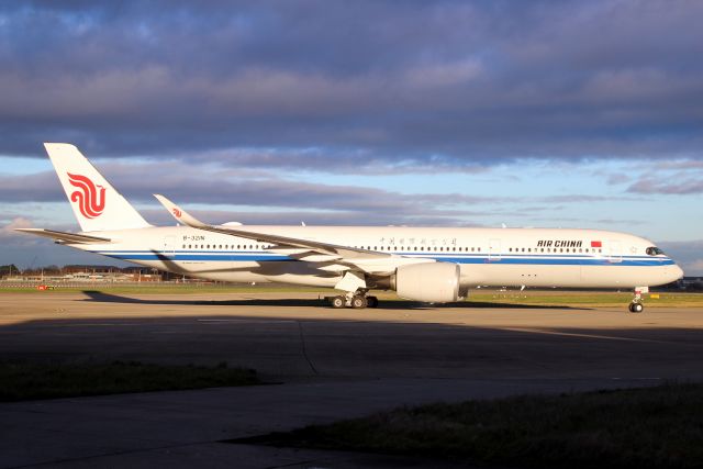 Airbus A350-900 (B-321N) - Taxiing to Stand 211 on 29-Jan-21 operating flight CCA577 from ZBAA.