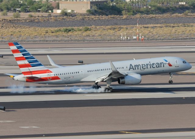 Boeing 757-200 (N202UW)