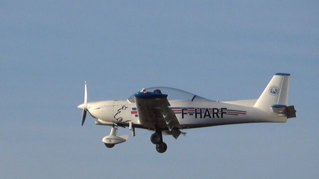 ISSOIRE APM-30 Lion (F-HARF) - Owner: AC Brocard