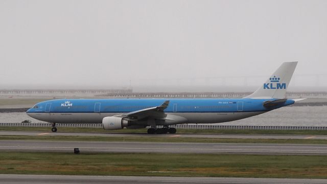 Airbus A330-300 (PH-AKA)