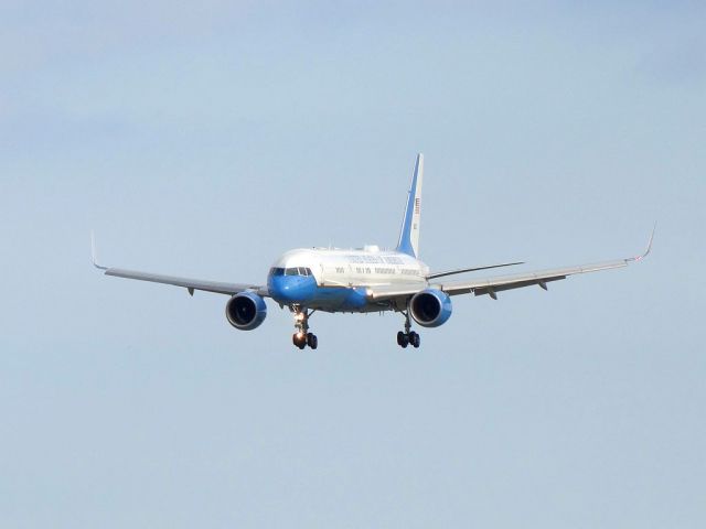 Boeing 757-200 (98-0001)