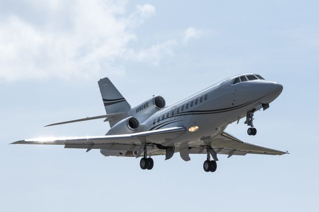 Dassault Falcon 900 (N990WR)