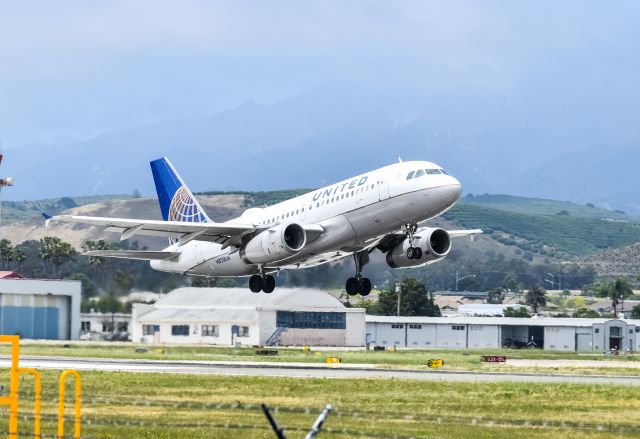 Airbus A319 (N820UA) - United A319 rocketing off of runway 07 headed to Denver.