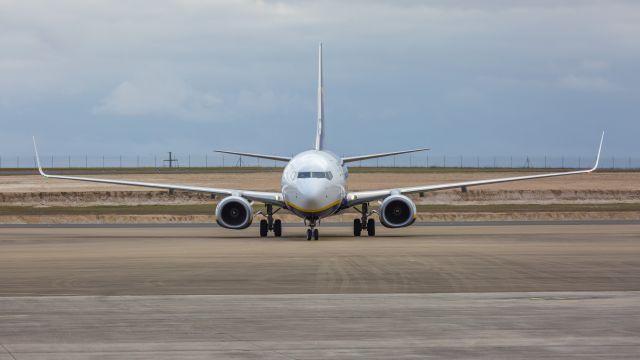 Boeing 737-700 (EI-GJT)