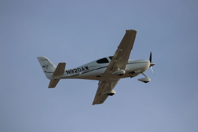 Cirrus SR-22 (N920AW)