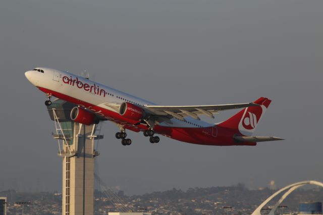 Airbus A330-200 (D-ALPC)