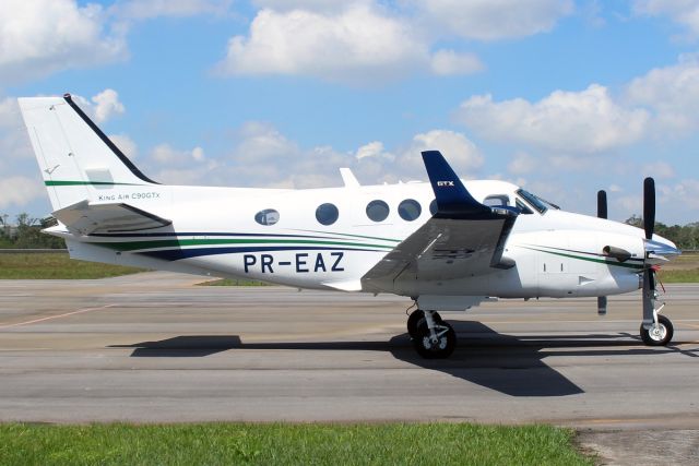 Beechcraft King Air 90 (PR-EAZ) - Aircraft: Beechcraft C90GTx King Airbr /CN / IN: LJ-2063br /Airline: Privatebr /Airport: Criciúma - Forquilhinha (CCM / SSIM), Brazil