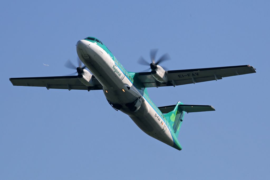 Aerospatiale ATR-72-600 (EI-FAV) - EI3721/STK21M departing to Cork.  The aircraft over the starboard wingtip is BEE4472, G-FBJJ from DUB to DSA