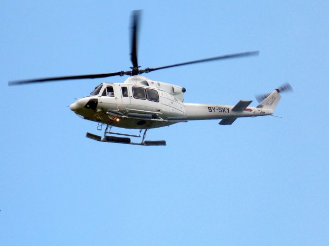 Bell 412 (9Y-SKY)