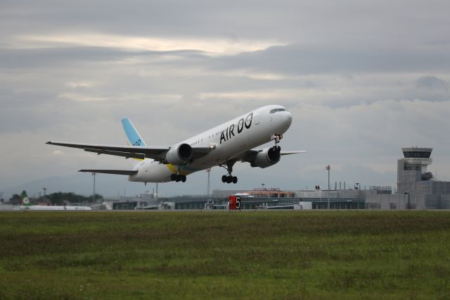 BOEING 767-300 (JA601A) - 22 August 2015:HKD-HND.