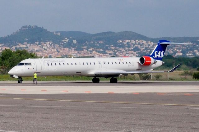 Canadair Regional Jet CRJ-900 (EI-FPP) - 27 avril 2018 