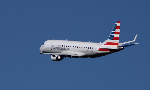 Embraer 170/175 (N131HQ) - Shortly after departure is this 2008 American Eagle in Embraer 170-200LR in the Winter of 2020.