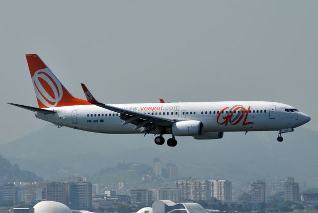 Boeing 737-700 (PR-GUI)