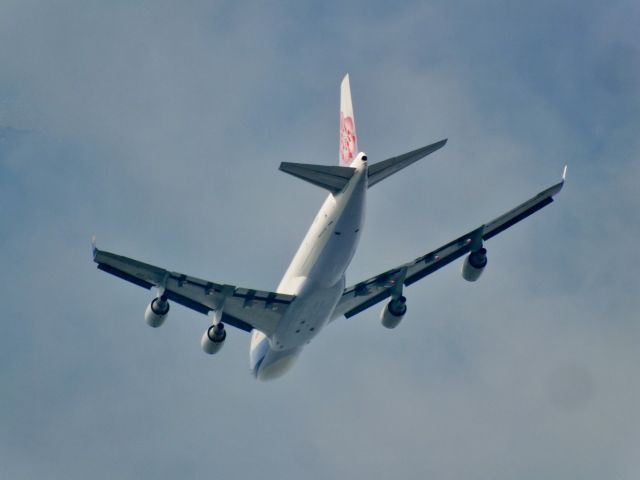 Boeing 747-400 (B-18720)