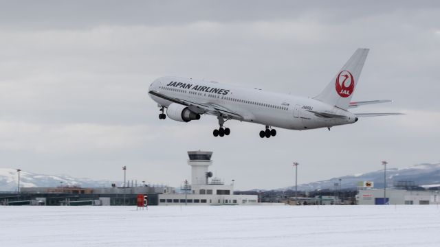 BOEING 767-300 (JA658J) - Japan Airlines / Boeing 767-346ERbr /Jan.21.2015 Hakodate Airport [HKD/RJCH] JAPAN