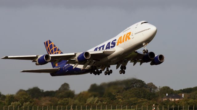 Boeing 747-200 (N523MC)