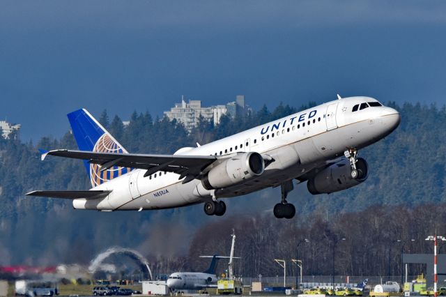 Airbus A319 (N851UA)