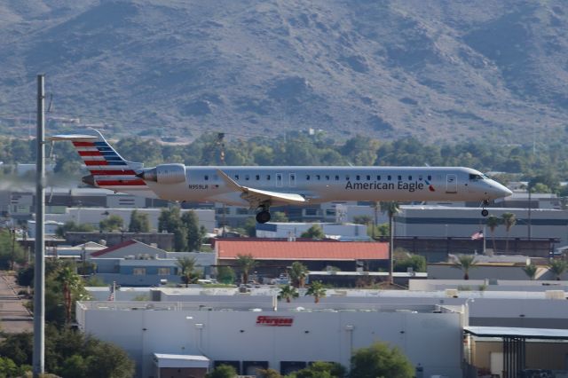Canadair Regional Jet CRJ-900 (N959LR)