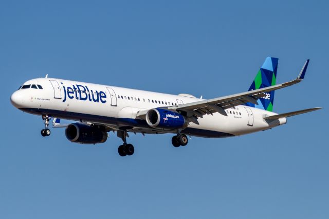 Airbus A321 (N987JT)