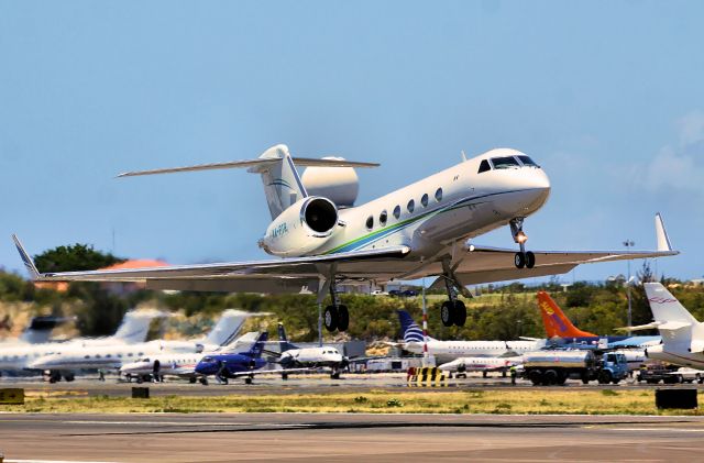 Gulfstream Aerospace Gulfstream IV (XA-PTR) - Happy easter pilot!!