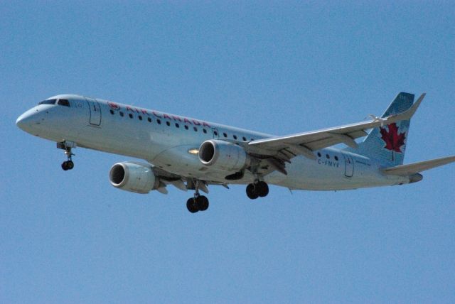 Embraer ERJ-190 (C-FMYV) - On Final For Runway 05 At YYZ