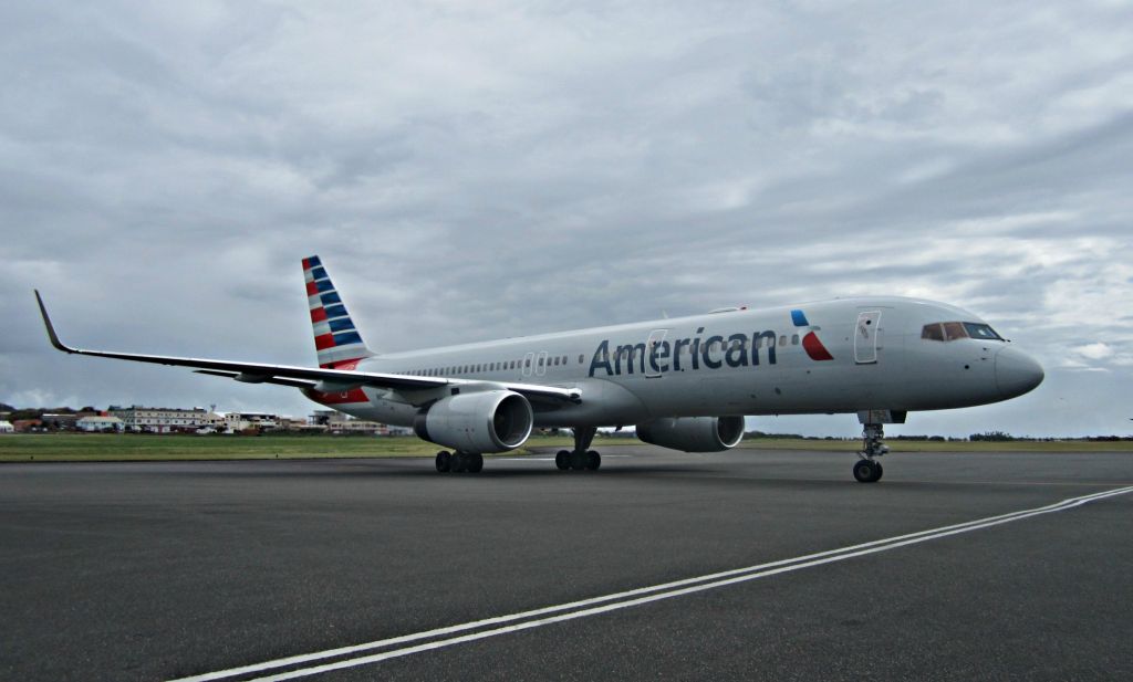 Boeing 757-200 (N691AA)