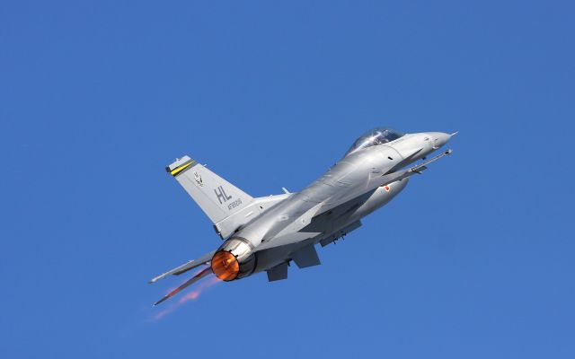 Lockheed F-16 Fighting Falcon (AFR892116) - F-16 At the 2011 Oregon Airshow