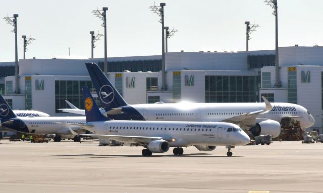 EMBRAER 195 (D-AEBB) - Lufthansa CityLine Embraer ERJ-195LR D-AEBB in Munich 