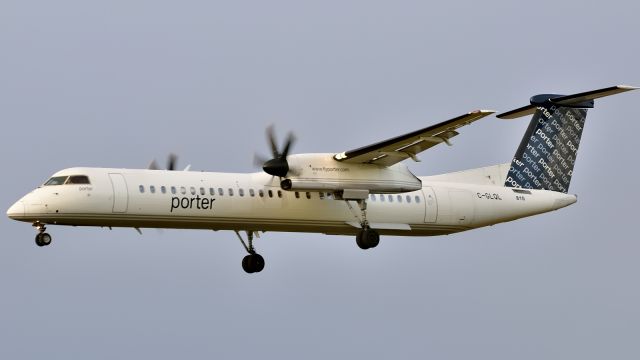 de Havilland Dash 8-400 (C-GLQL)