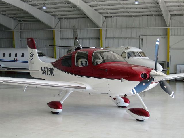 Cirrus SR-22 (N575MC)