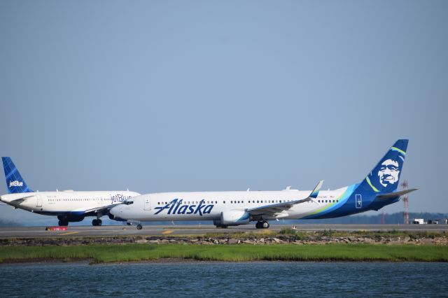 Boeing 737-900 (N282AK) - (7/5/19)