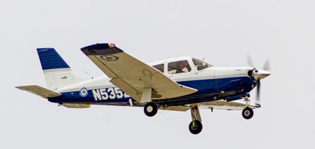 Piper Cherokee Arrow (N5352D)