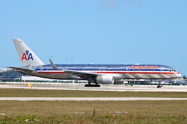 Boeing 757-200 (N608AA)