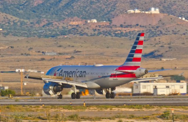 Airbus A319 (N756US)