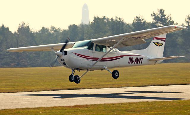 Cessna Skyhawk (OO-AWT)