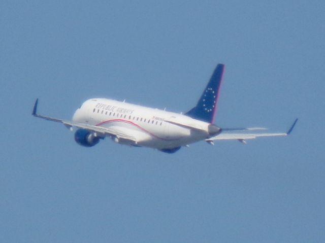 Embraer 170/175 (N809MD)