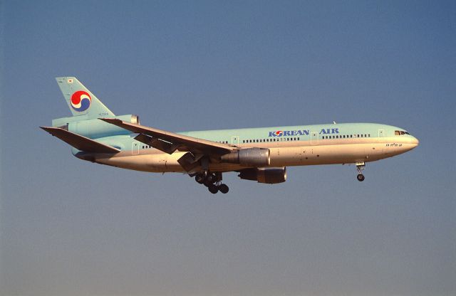 McDonnell Douglas DC-10 (HL7215) - Final Approach to Narita Intl Airport Rwy16 on 1988/11/12