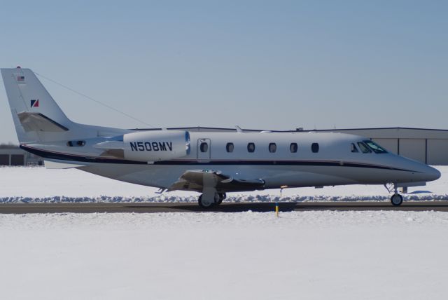 Cessna Citation V (N508MV) - That new Cessna 560XL N508MV taxi to active