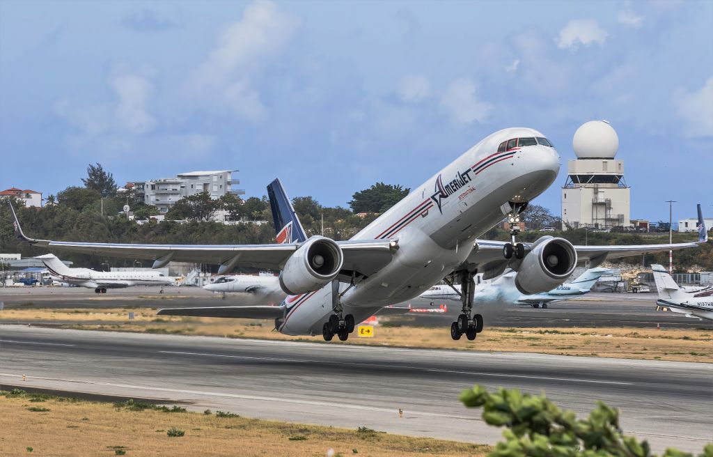 Boeing 757-200 (N286GB)