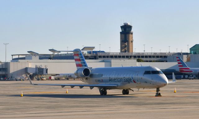 Canadair Regional Jet CRJ-200 (N253PS) - American Eagle Bombardier CRJ-200ER N253PS in Charlotte