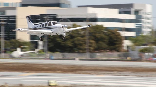 Beechcraft Bonanza (36) (N52KT)