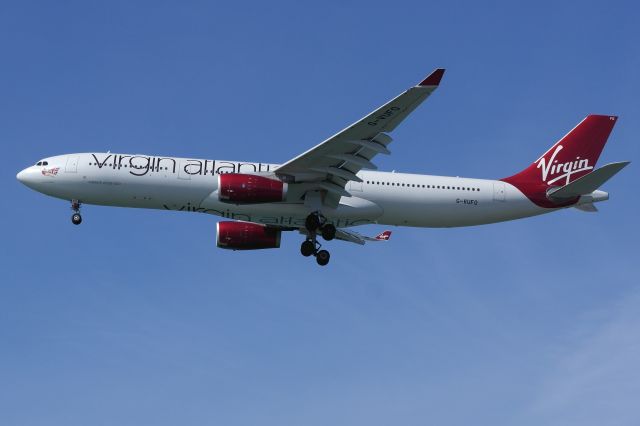 Airbus A330-300 (G-VUFO)