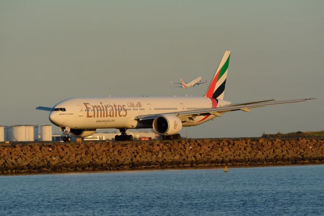 Boeing 777-200 (A6-ECH)