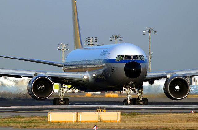 BOEING 767-300 (D-ABUM)