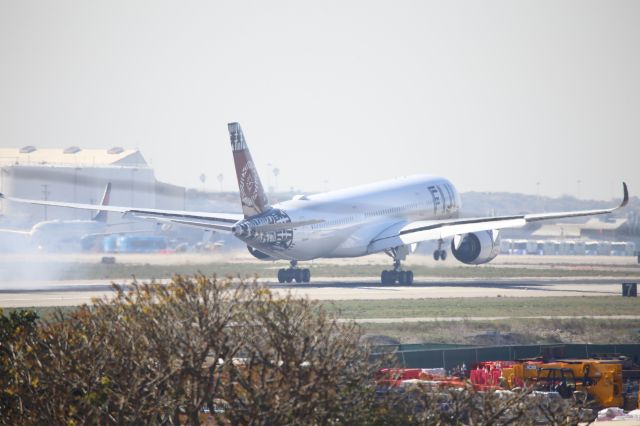 Airbus A350-900 (DQ-FAJ)