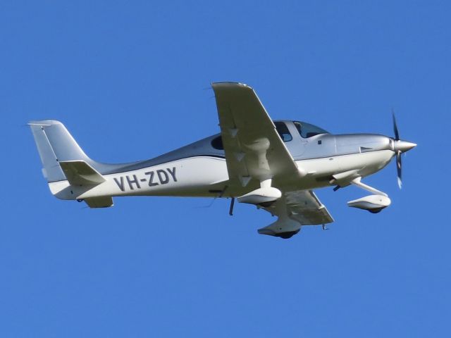 Cirrus SR-22 (VH-ZDY)